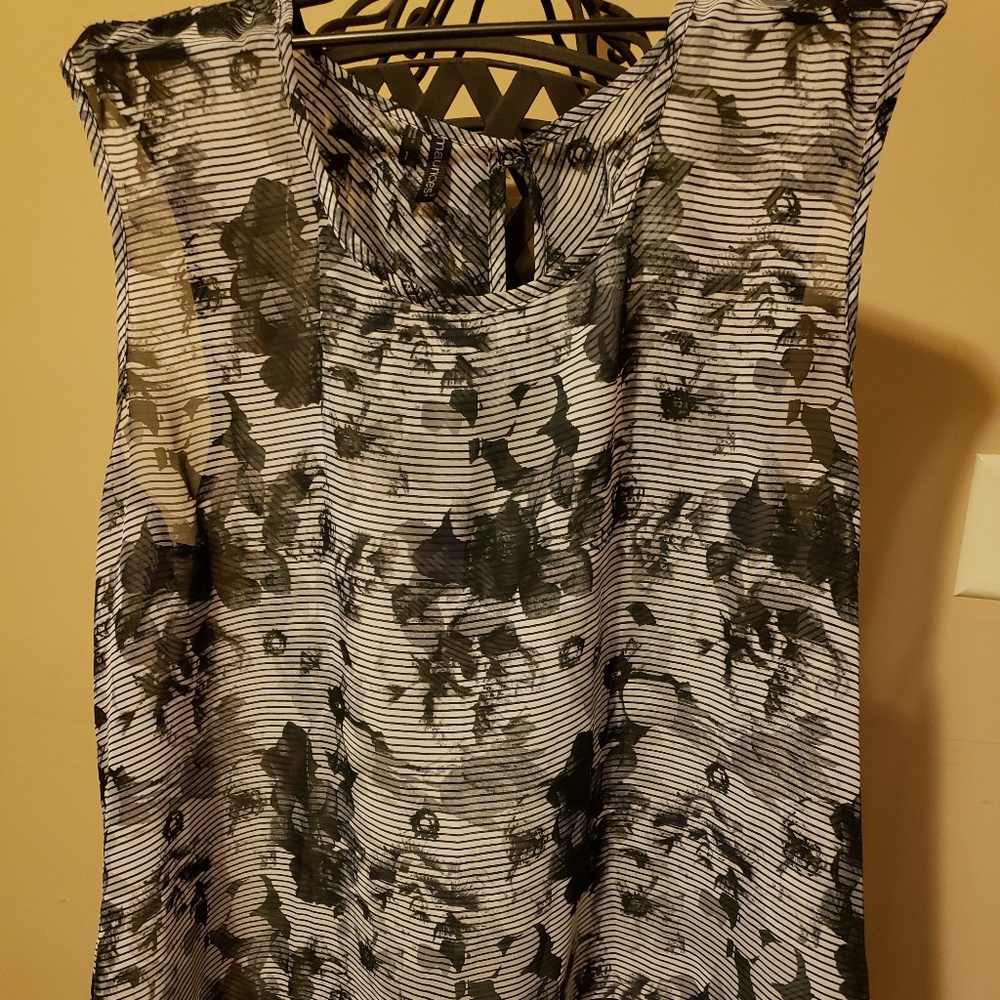 Maurices size 1 floral tank